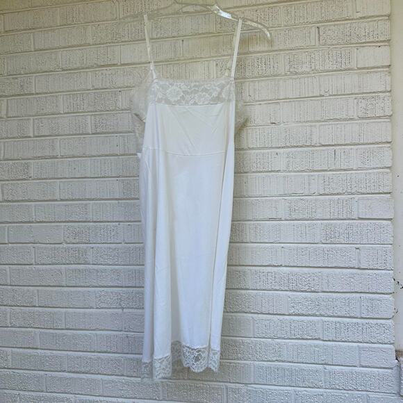Vanity Fair Vintage 80's White Coquette Lace Slip Dress - Picture 5 of 5